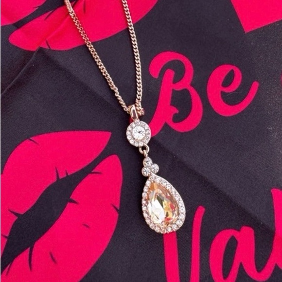 Givenchy 
Rose gold tone necklace - Picture 3 of 9